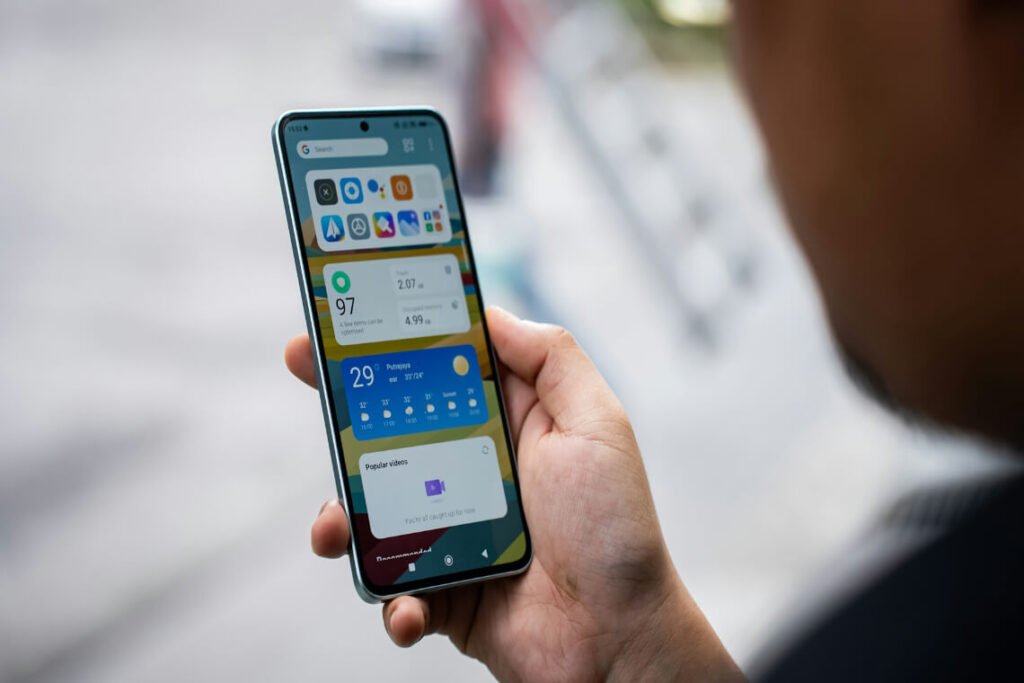 Xiaomi 14 Ultra highlighting its sleek design and expansive display, offering an exceptional viewing experience for users who value screen size.