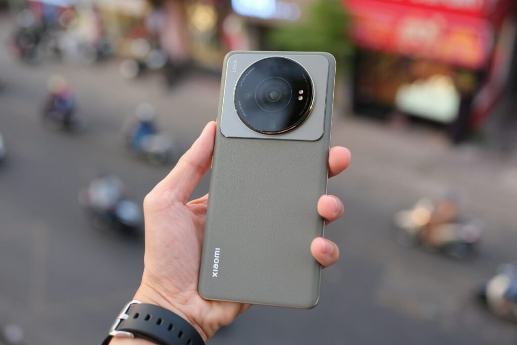 XIAOMI 14Ultra, sleek smartphone with advanced camera and high-res display.